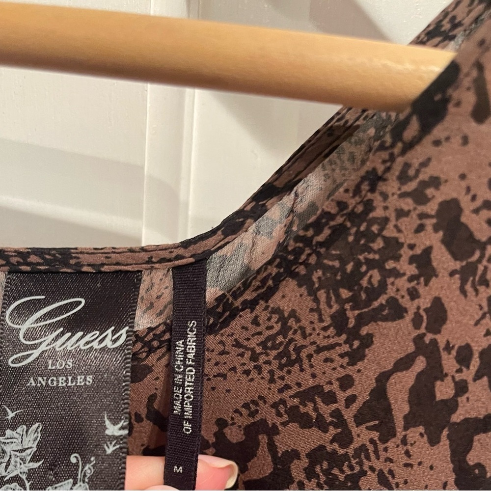 Guess Women's 100% Silk Top with Brown Snake Print M - Picture 2 of 7